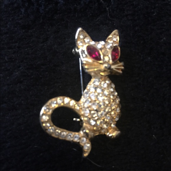 Jewelled Cat Pin - Picture 1 of 3